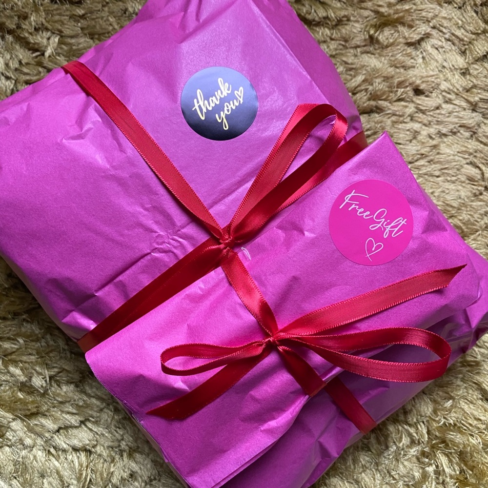 Beautiful wrapping and FREE gift